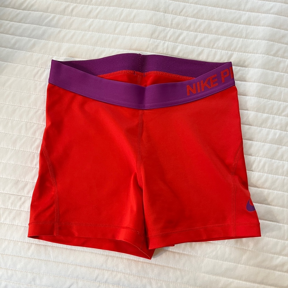 Nike Pros Shorts 3-inch Nike Pro Womens size M ( Medium ) athletic Nike shorts